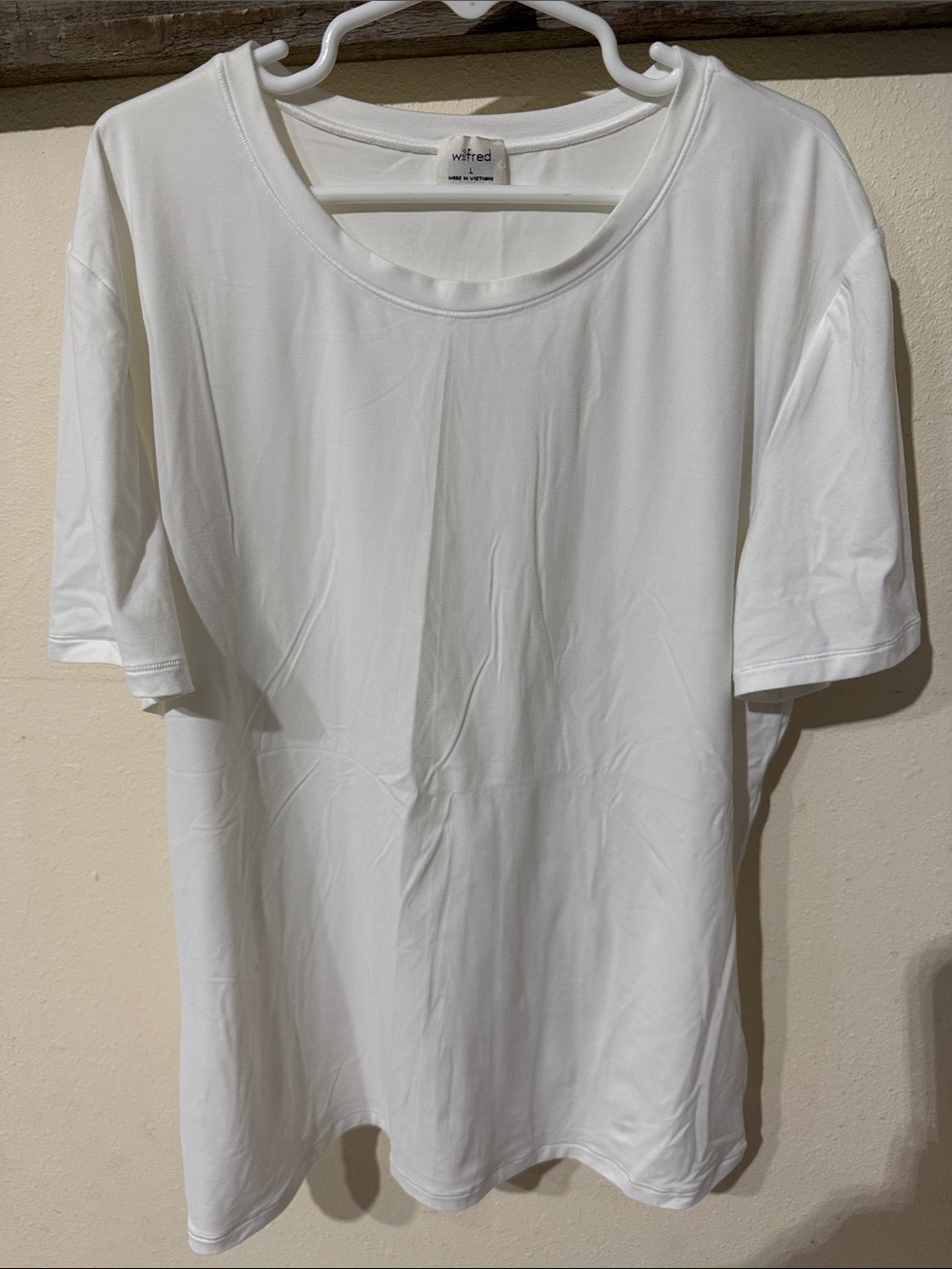 Wilfred by Aritzia White Short Sleeve Scoop Neck Tee